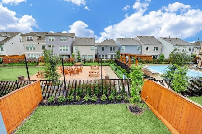 property at 10920 Keaton Landing Dr