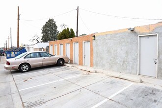 902 Tijeras Ave NW in Albuquerque, NM - Foto de edificio - Building Photo