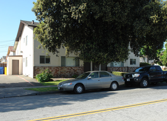 1560 Alberta Ave in Sunnyvale, CA - Foto de edificio - Building Photo