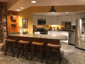 6100 Centerville Rd, Unit Artisan Retreat in Hugo, MN - Foto de edificio - Building Photo