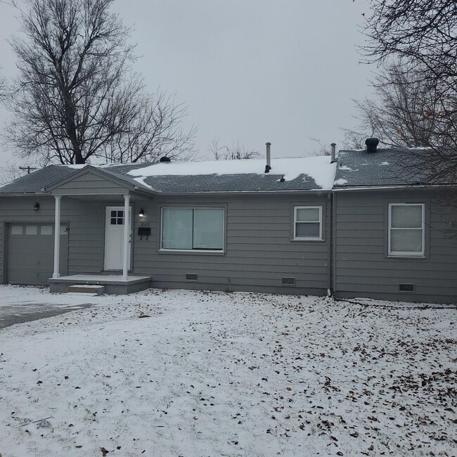 property at 3123 E Xyler St