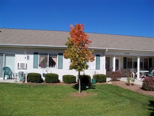 Pine River Meadows in Ithaca, MI - Foto de edificio