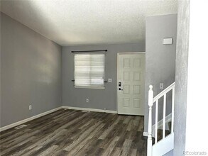 17332 E Layton Dr in Aurora, CO - Building Photo - Building Photo