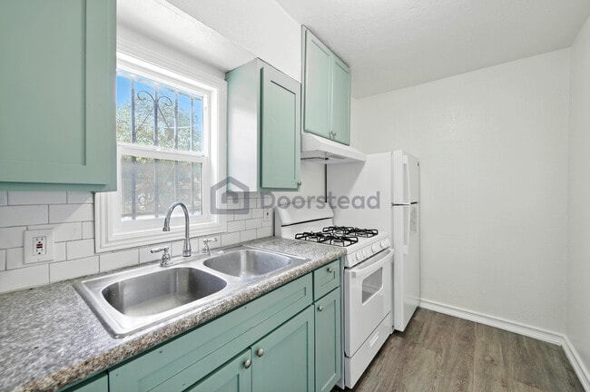 5874 S Figueroa St, Unit 5