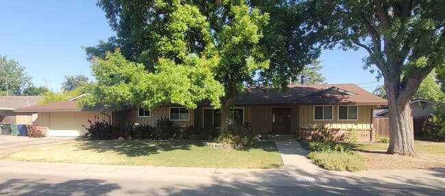 property at 4917 Andrew Cir
