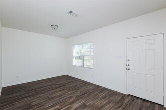 501 Canoe Way in Crowley, TX - Building Photo - Building Photo