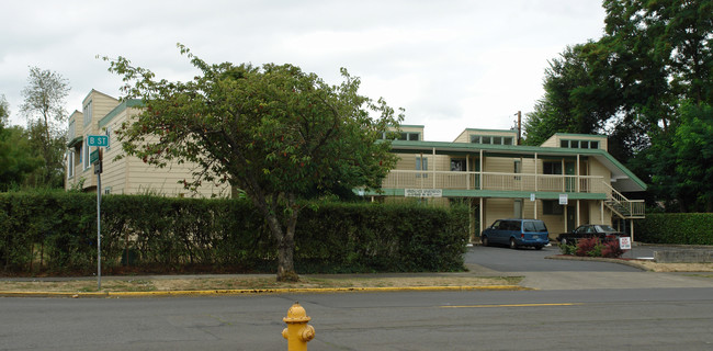 Spring Site Apartments in Springfield, OR - Building Photo - Building Photo