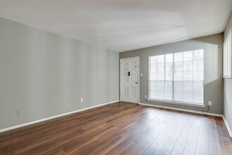 3646 Spottswood Ave in Memphis, TN - Foto de edificio - Building Photo