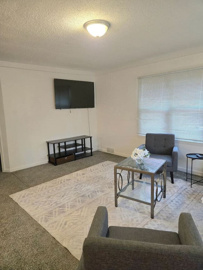 property at 3913 N Thomas Ave