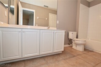 1055 Albany Ct in Naples, FL - Building Photo - Building Photo