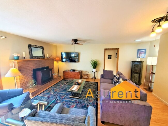 1638 Jasmine Ave in Medford, OR - Building Photo - Building Photo