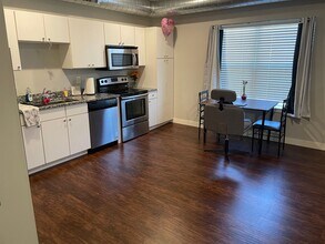 5 Lincoln Ave in Iowa City, IA - Foto de edificio - Interior Photo
