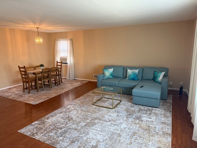 44 Isabella Ave, Unit 2