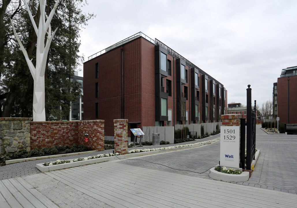 Shannon Mansion in Vancouver, BC - Building Photo