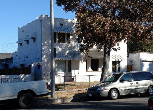 109 E Spruce Ave in Inglewood, CA - Building Photo - Building Photo