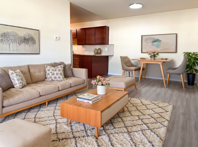 property at 5312 Justin Ct