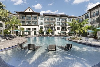 Indigo Stuart Apartments in Stuart, FL - Foto de edificio - Building Photo