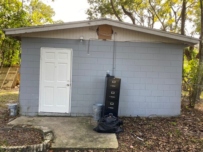 819 Rosalia Dr in Sanford, FL - Foto de edificio - Building Photo