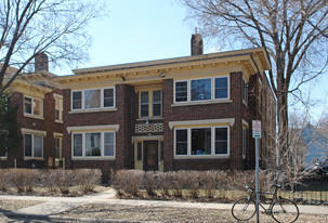 2820 S Pleasant Ave in Minneapolis, MN - Foto de edificio - Building Photo