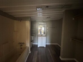 202 W Tarrant St in Cumby, TX - Building Photo - Building Photo