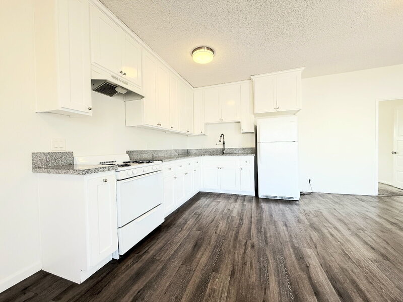 2926 Dalton Ave in Los Angeles, CA - Building Photo