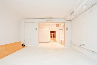 407 E 75th St in New York, NY - Building Photo - Building Photo
