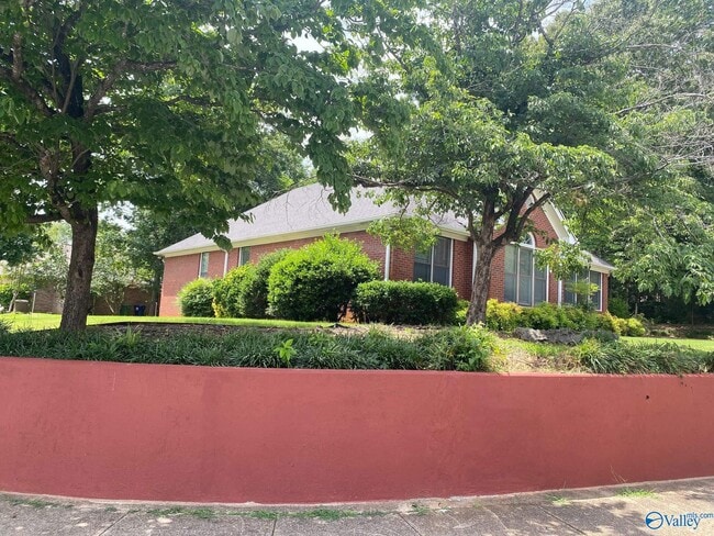 203 Glenridge Ct SW in Huntsville, AL - Building Photo - Building Photo