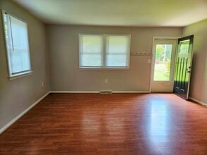 7871 W River Rd in Scottsville, VA - Building Photo - Building Photo