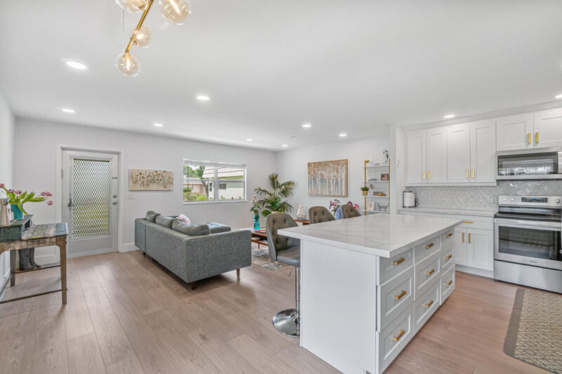 70 Valencia C in Delray Beach, FL - Building Photo