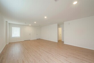 1491 Las Cuevas Dr in Conroe, TX - Building Photo - Building Photo