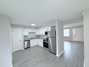 5555 Lynbrook Landing in Virginia Beach, VA - Building Photo - Building Photo