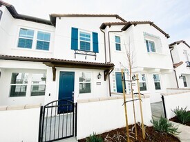 30454 Downtown Way in Menifee, CA - Building Photo