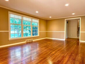 8501 Cherokee Pl in Leawood, KS - Building Photo - Building Photo