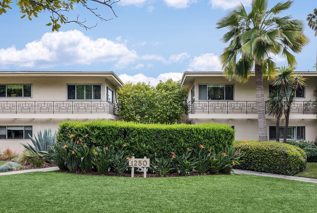 1250 S Orange Grove Blvd in Pasadena, CA - Building Photo
