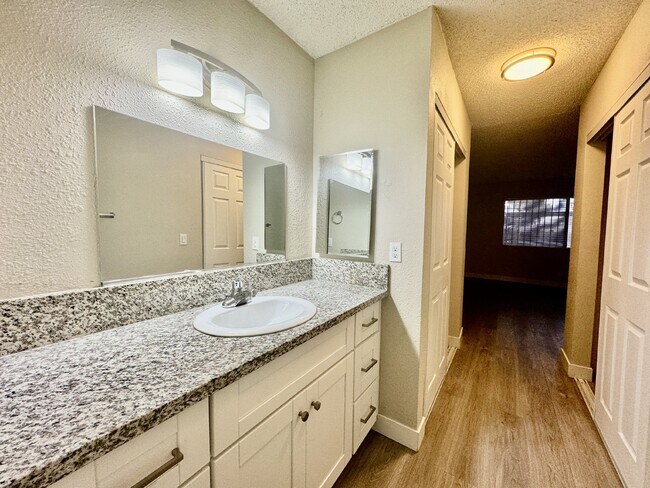 1405 E Vegas Valley Dr, Unit Unit #191 in Las Vegas, NV - Foto de edificio - Building Photo