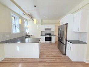 3927 N Pine Grove Ave in Chicago, IL - Building Photo - Building Photo