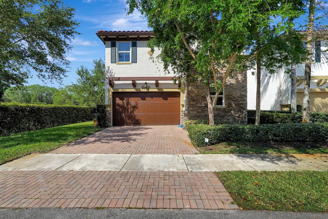 5319 Falcon Trl in Davie, FL - Building Photo