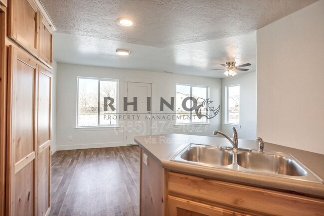 834 Lennox St in Midvale, UT - Building Photo - Building Photo