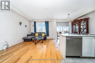 43 Sussexvale Dr in Brampton, ON - Building Photo - Building Photo