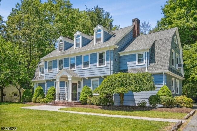 22 High St in Montclair, NJ - Building Photo - Building Photo