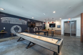 11th and Spruce in St. Louis, MO - Building Photo - Interior Photo