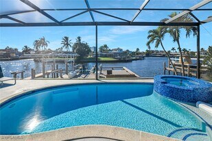 50 Copperfield Ct in Marco Island, FL - Building Photo