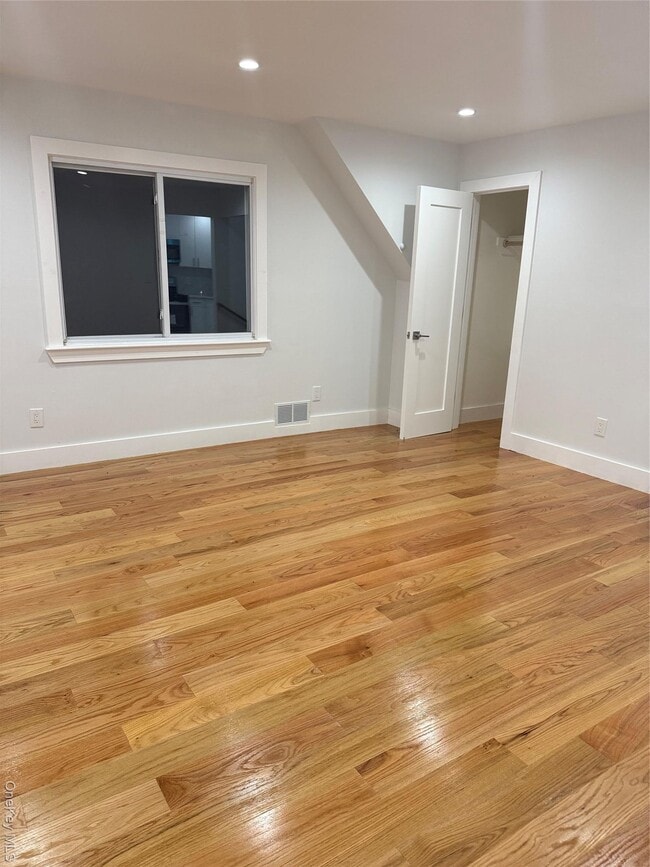 120-60 200th St in Queens, NY - Building Photo - Building Photo