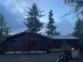 359 Forest Park Drive, Unit B in Ketchikan, AK - Building Photo