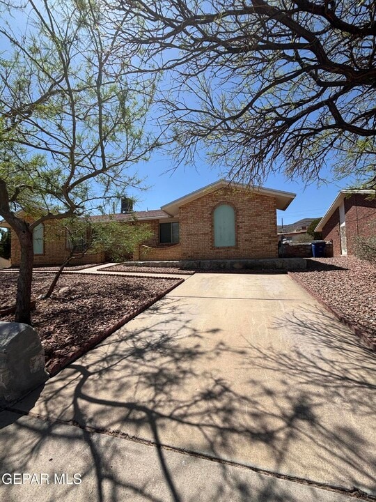 9041 Eclipse St in El Paso, TX - Building Photo