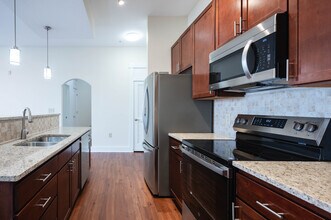 Biltmore Park Town Square in Asheville, NC - Foto de edificio - Interior Photo