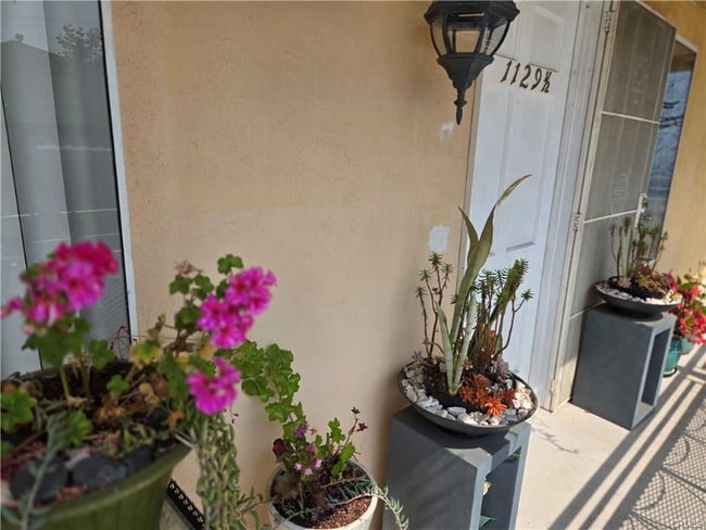 1129 N Clark St in West Hollywood, CA - Building Photo - Building Photo