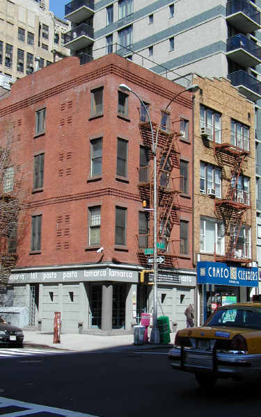 284 Third Ave in New York, NY - Building Photo - Building Photo