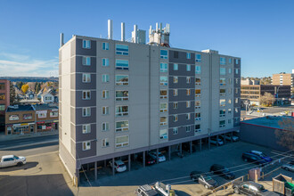 Kensington Court in Calgary, AB - Building Photo - Building Photo