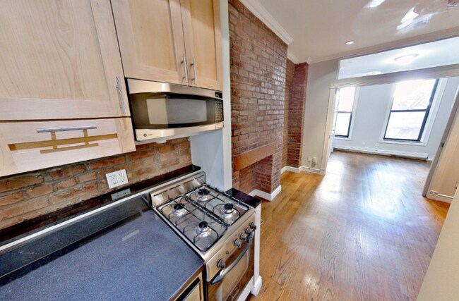 44 Avenue B in New York, NY - Building Photo - Building Photo